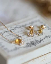 Golden Footprint Zircon Silver Pin Earrings & Necklace Set - Image 2